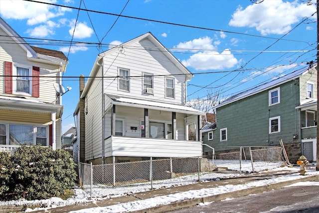 view of front property