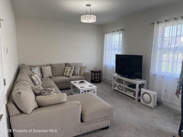 525 Poppy Ln, Moosic, PA 18507 - view of carpeted living room
