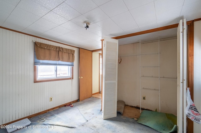 unfurnished bedroom featuring a closet