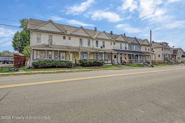 942 Providence Rd, Scranton, PA 18508 - multi unit property featuring a residential view and covered porch