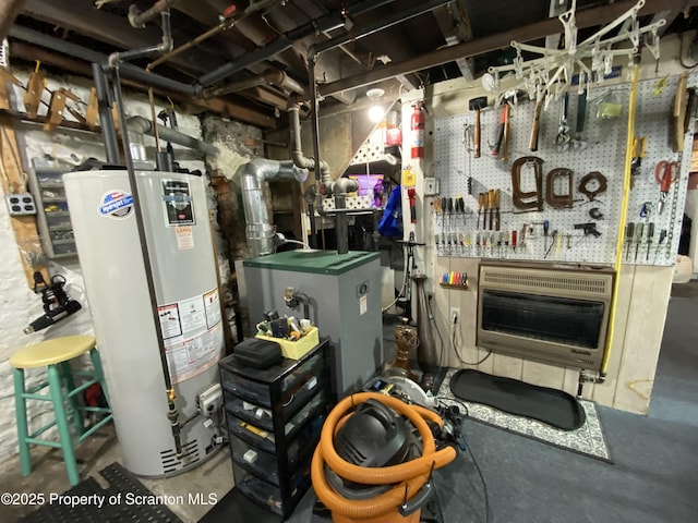 906 Cedar Ave, Scranton, PA 18505 - utilities with gas water heater, heating unit, and a heating unit