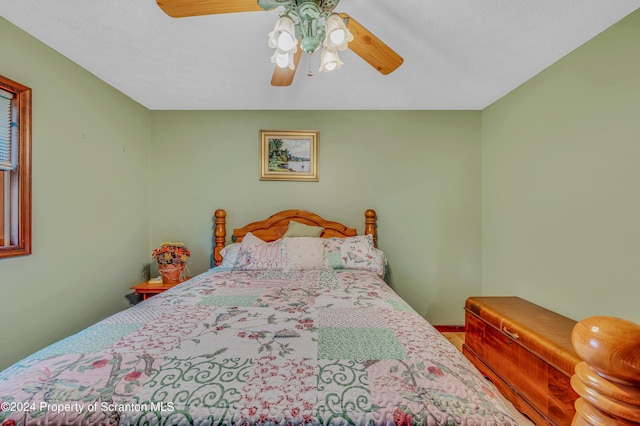 bedroom featuring a ceiling fan