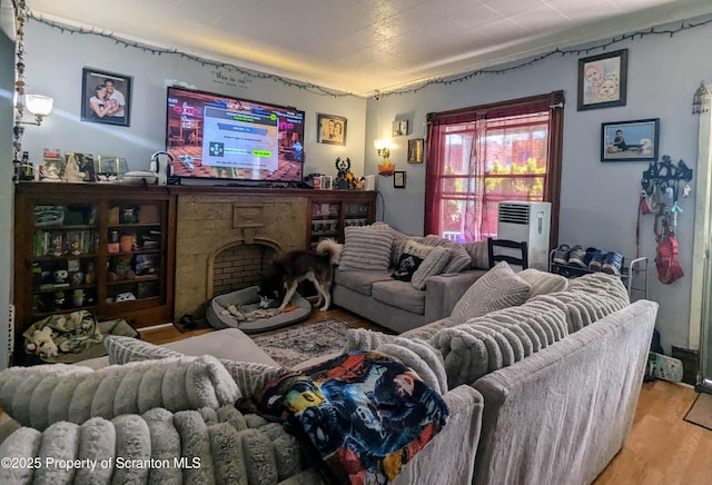 1110-1112 W Elm St, Scranton, PA 18504 - living room featuring wood finished floors