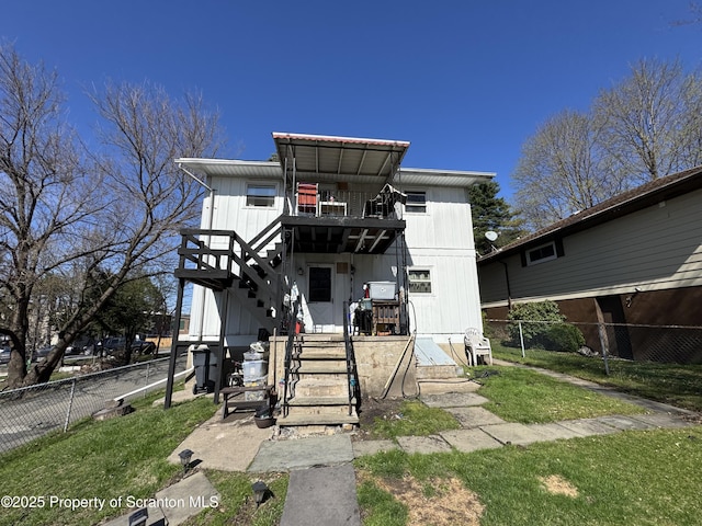418 Pear St, Scranton, PA 18505 - view of front of property with fence and a front lawn