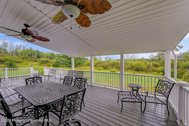 deck with ceiling fan