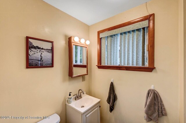 21 Leslie Dr, Scranton, PA 18505 - bathroom featuring vanity and toilet