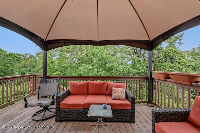 21 Leslie Dr, Scranton, PA 18505 - deck with a gazebo and outdoor lounge area