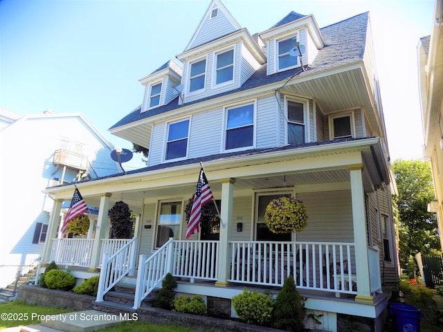 view of front facade with covered porch