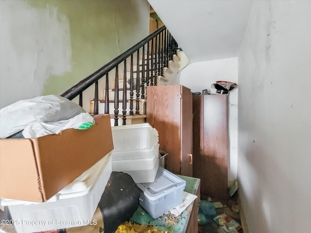 608 E Market St, Scranton, PA 18509 - view of staircase