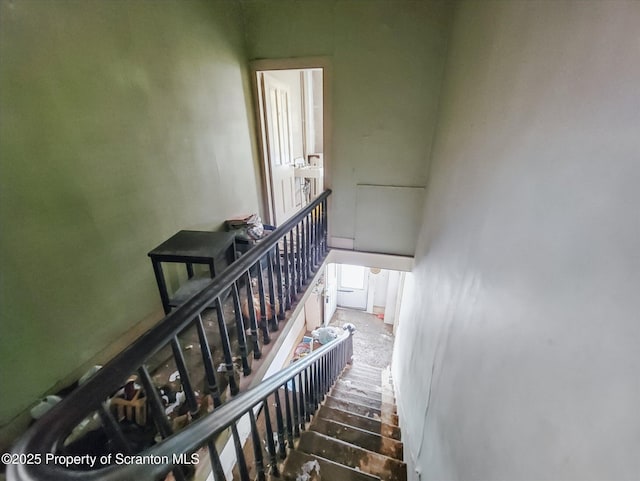 608 E Market St, Scranton, PA 18509 - view of staircase