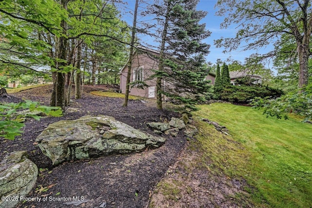 119 Glenmaura Dr, Moosic, PA 18507 - view of green lawn
