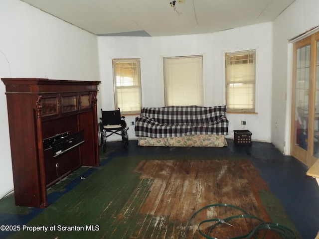 410 21st Ave, Scranton, PA 18504 - living room with dark wood finished floors