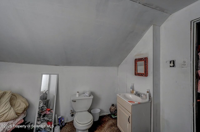 1524 Cedar Ave 1522, Rear, Scranton, PA 18505 - half bath featuring vaulted ceiling, toilet, and vanity