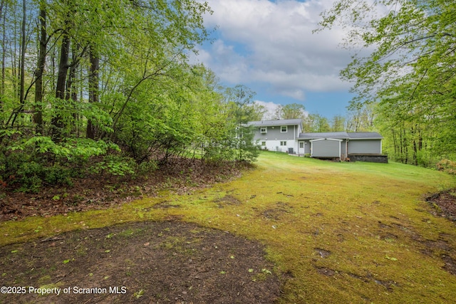 210 Willow Dr, Jefferson Twp, PA 18436 - view of green lawn
