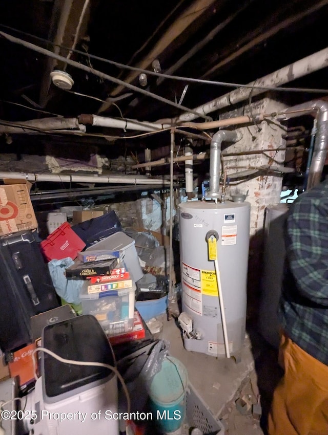 846 Capouse Ave, Scranton, PA 18509 - utility room featuring gas water heater