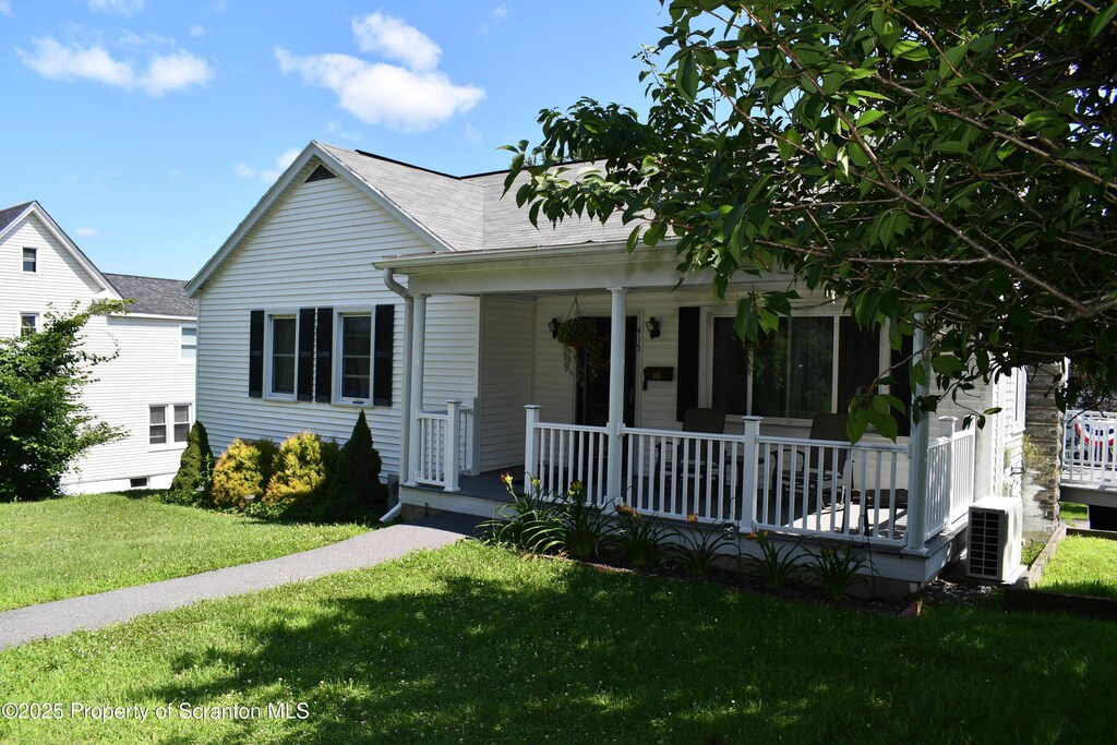 415 Sanderson St, Throop, PA 18512 - photo 1