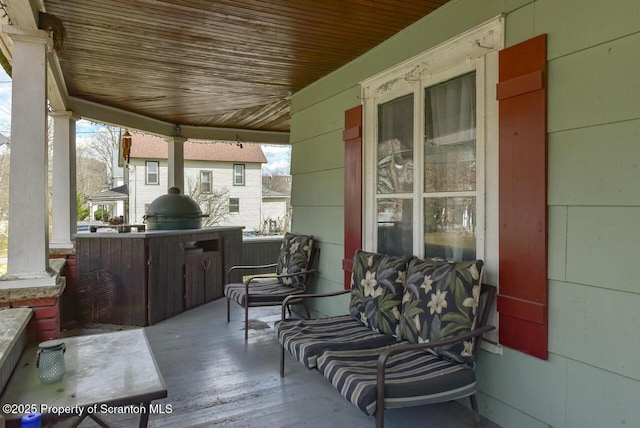 view of patio / terrace featuring area for grilling and covered porch