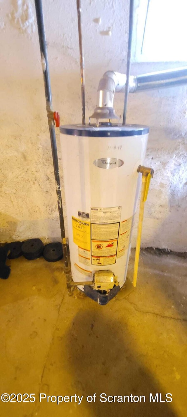 525 N Irving Ave, Scranton, PA 18510 - utilities featuring gas water heater