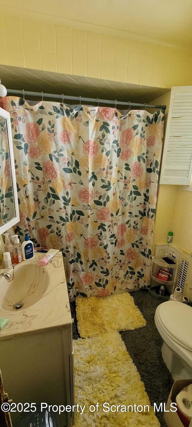 525 N Irving Ave, Scranton, PA 18510 - full bathroom with vanity and a shower with shower curtain