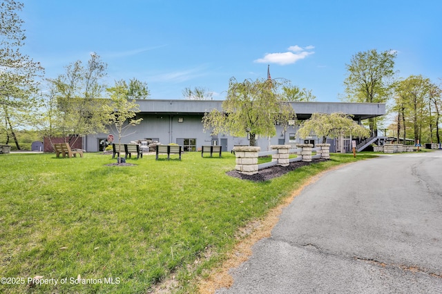 576 Warbler Dr, Covington Twp, PA 18424