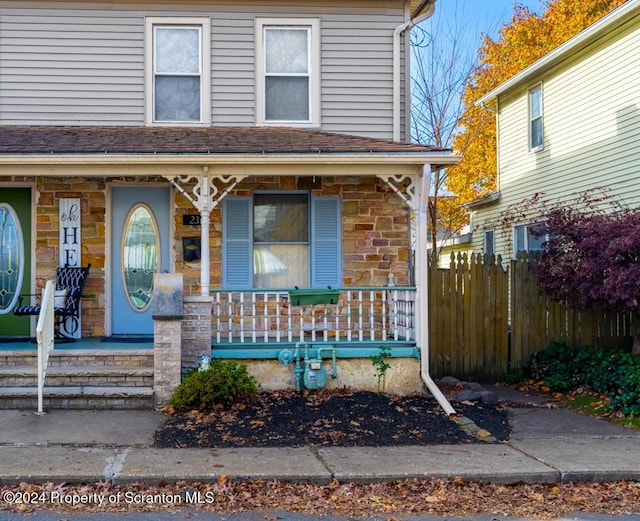 view of front of house featuring a porch