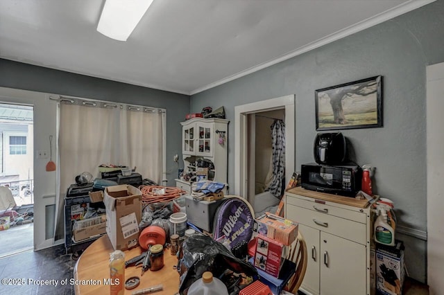 219 N Sumner Ave, Scranton, PA 18504 - office featuring crown molding