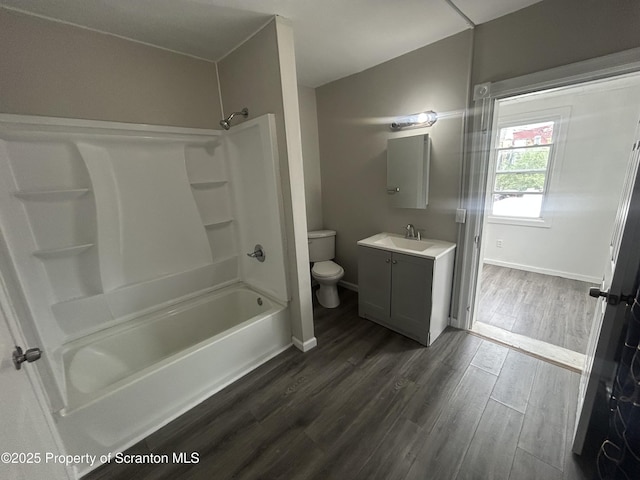 1132 Chestnut St, Allentown, PA 18109 - full bath featuring vanity, washtub / shower combination, and wood finished floors