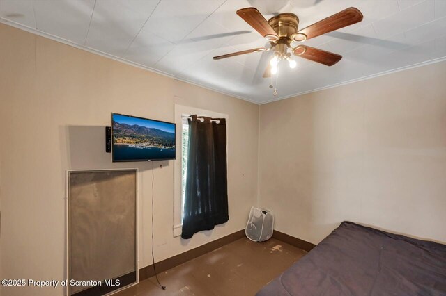 7 Oakwood Pl, Scranton, PA 18510 - unfurnished bedroom featuring finished concrete floors, crown molding, and ceiling fan