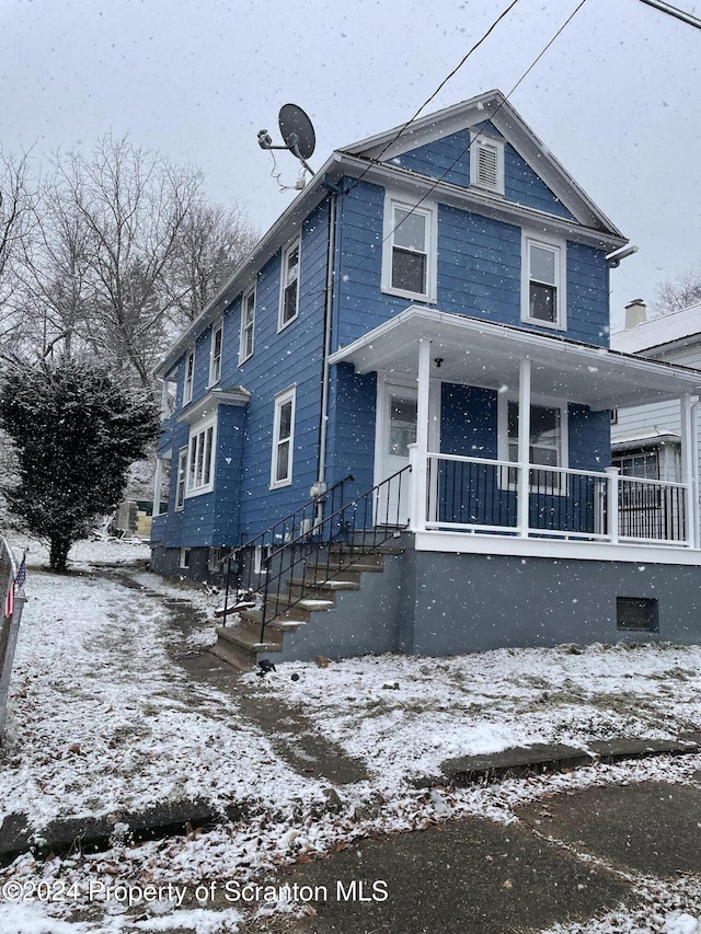 view of front facade featuring a porch