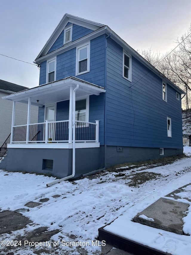 view of front of home with covered porch