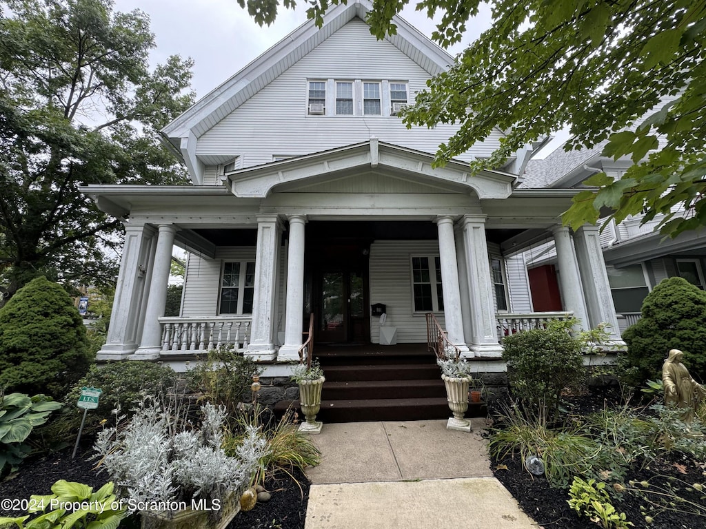 view of front facade with a porch