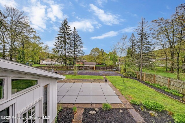 view of yard featuring a patio area