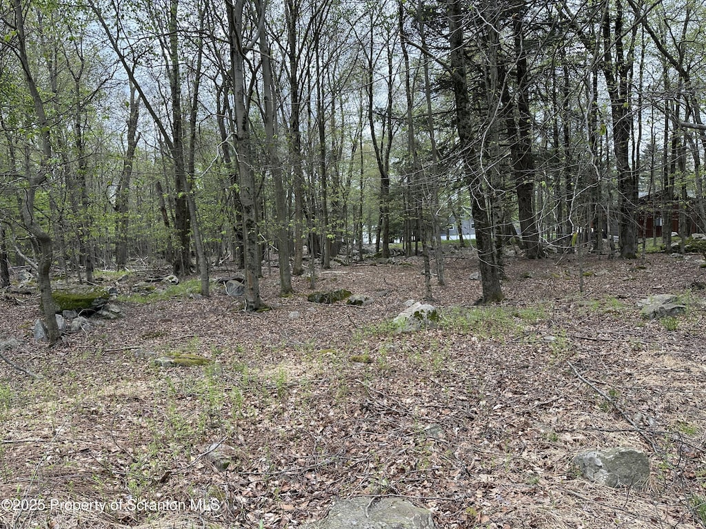 Pocono Dr E, Gouldsboro, PA 18424