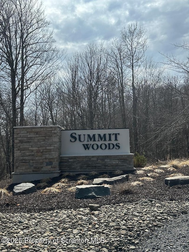 Summit Woods Rd, Roaring Brook Twp, PA 18444