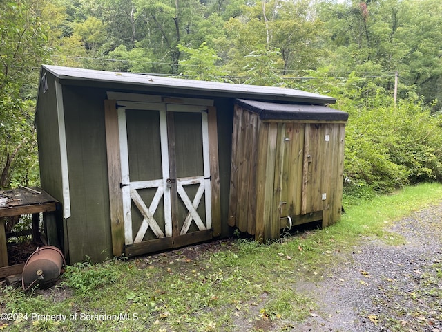 view of outdoor structure