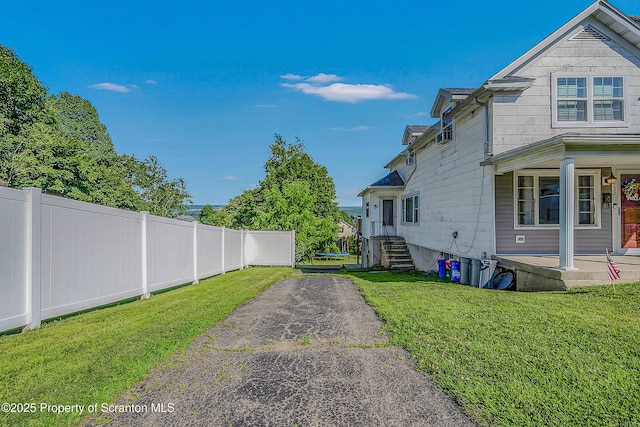 132 6th St, Blakely, PA 18447 - view of yard featuring a porch