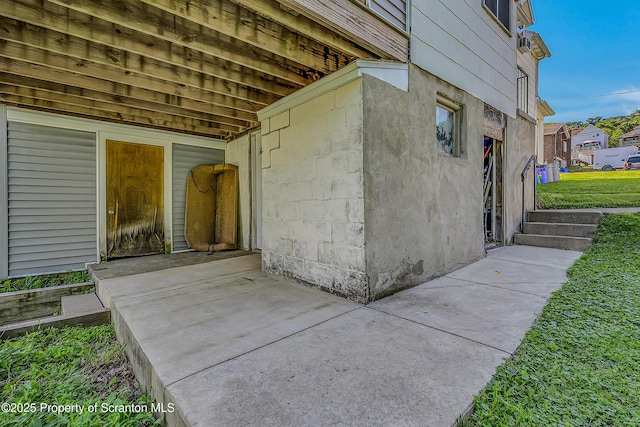 132 6th St, Blakely, PA 18447 - doorway to property