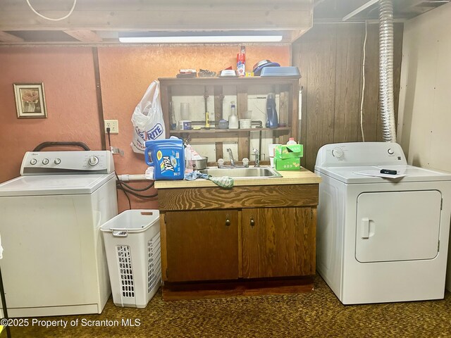 13 Mundro Rd, Scott Twp, PA 18447 - laundry room featuring washing machine and clothes dryer and cabinet space