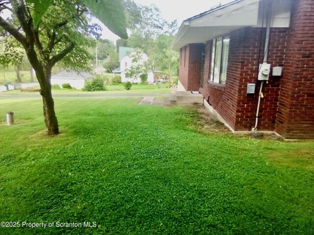 13 Mundro Rd, Scott Twp, PA 18447 - view of grassy yard