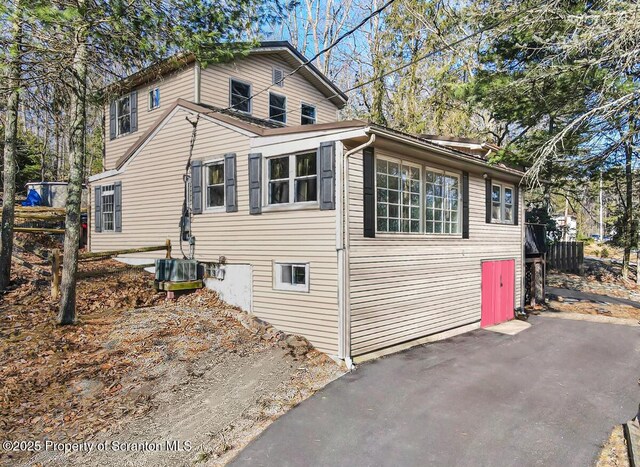 209 Shiny Mountain Rd, Greentown, PA 18426