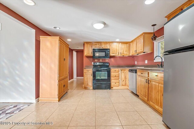 209 Shiny Mountain Rd, Greentown, PA 18426