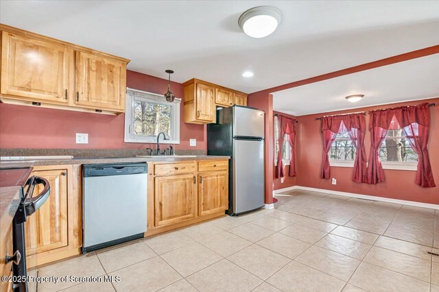 209 Shiny Mountain Rd, Greentown, PA 18426