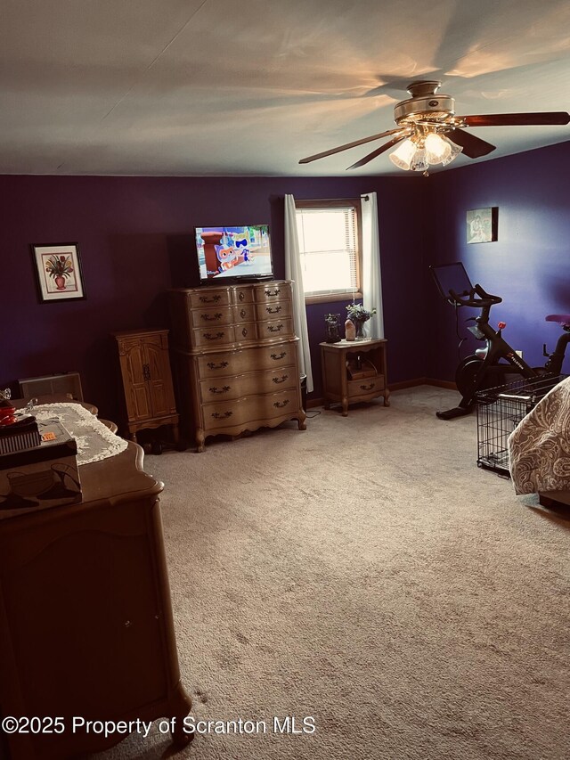 bedroom featuring carpet floors and ceiling fan