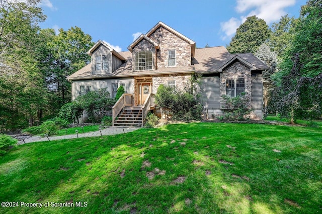 view of front of property with a front yard