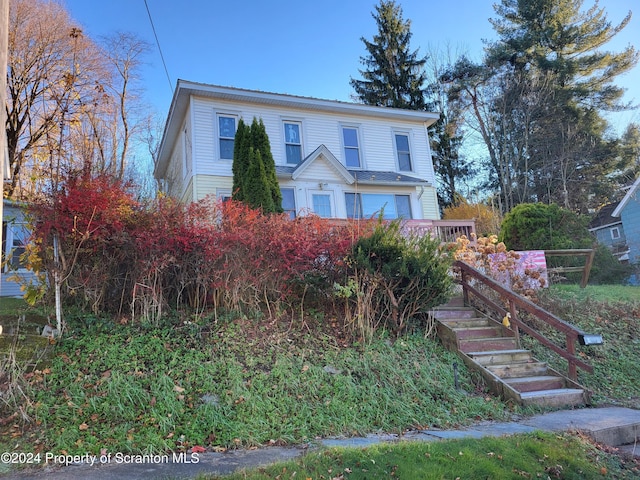 view of front of property