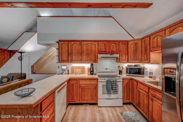 3222 Bluebird Dr, Bushkill, PA 18324 - kitchen with light wood-style flooring, a peninsula, extractor fan, vaulted ceiling, and stainless steel appliances