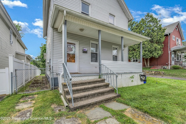 445 Leggett St, Scranton, PA 18508 - view of front of home with a porch