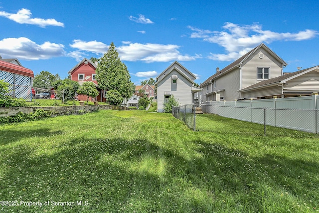 445 Leggett St, Scranton, PA 18508 - view of yard