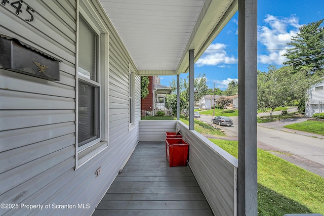 445 Leggett St, Scranton, PA 18508 - view of wooden porch