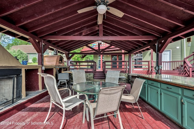 deck with ceiling fan